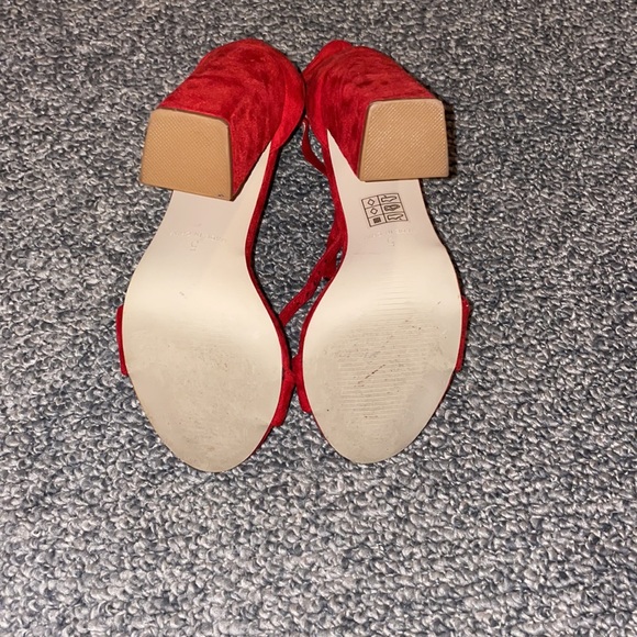 Red heels - Picture 5 of 5